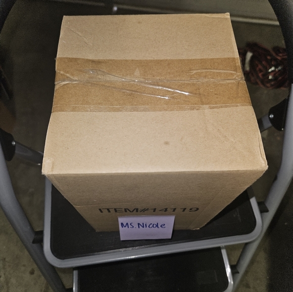 Cosmetology Mannequin Ms. NICOLE - Picture 3 of 5